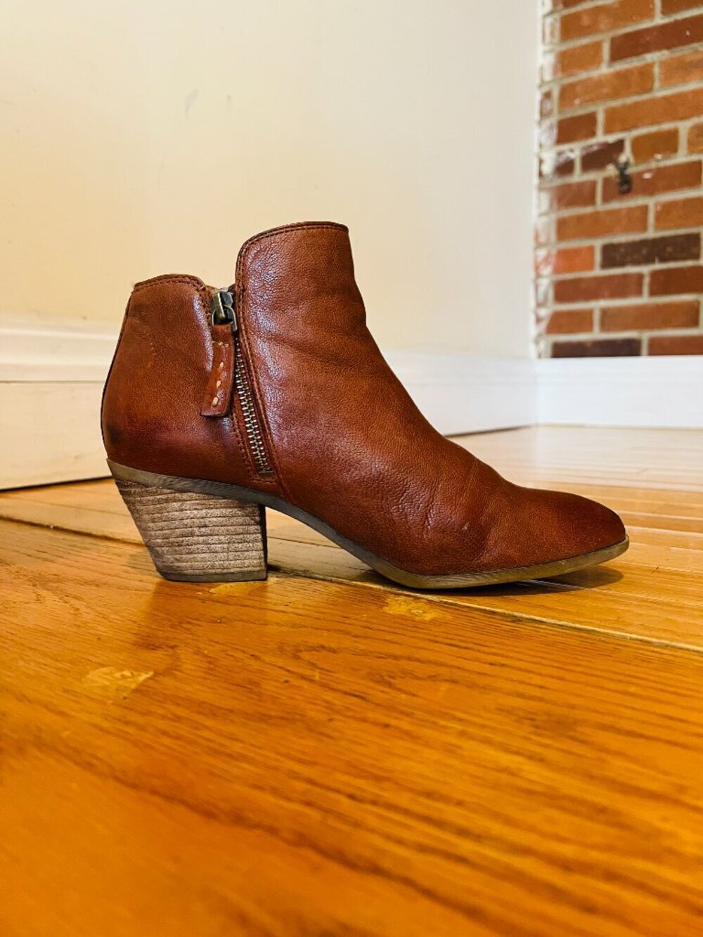 Frye Judith Zip Casual Ankle Booties Womens Size 7.5M Cognac Brown Leather - Picture 6 of 16